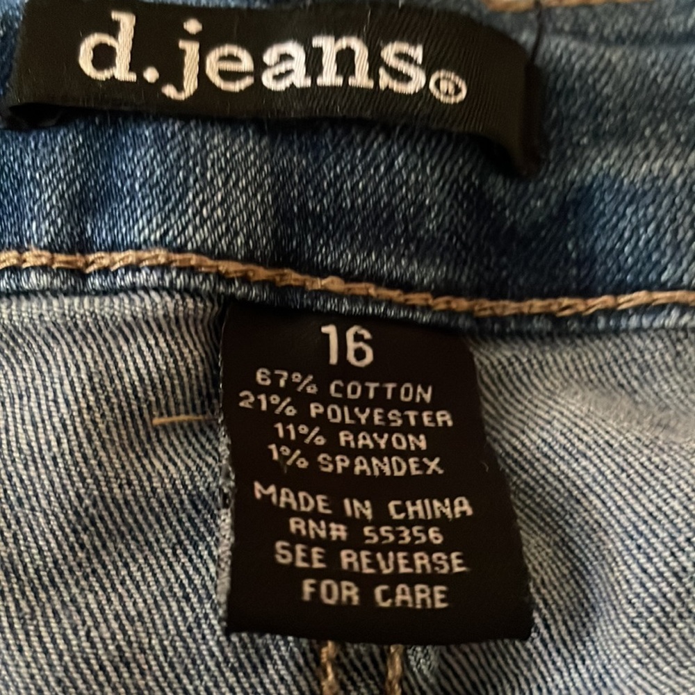 d.Jeans medium wash denim jean shorts size 16 - Picture 5 of 10